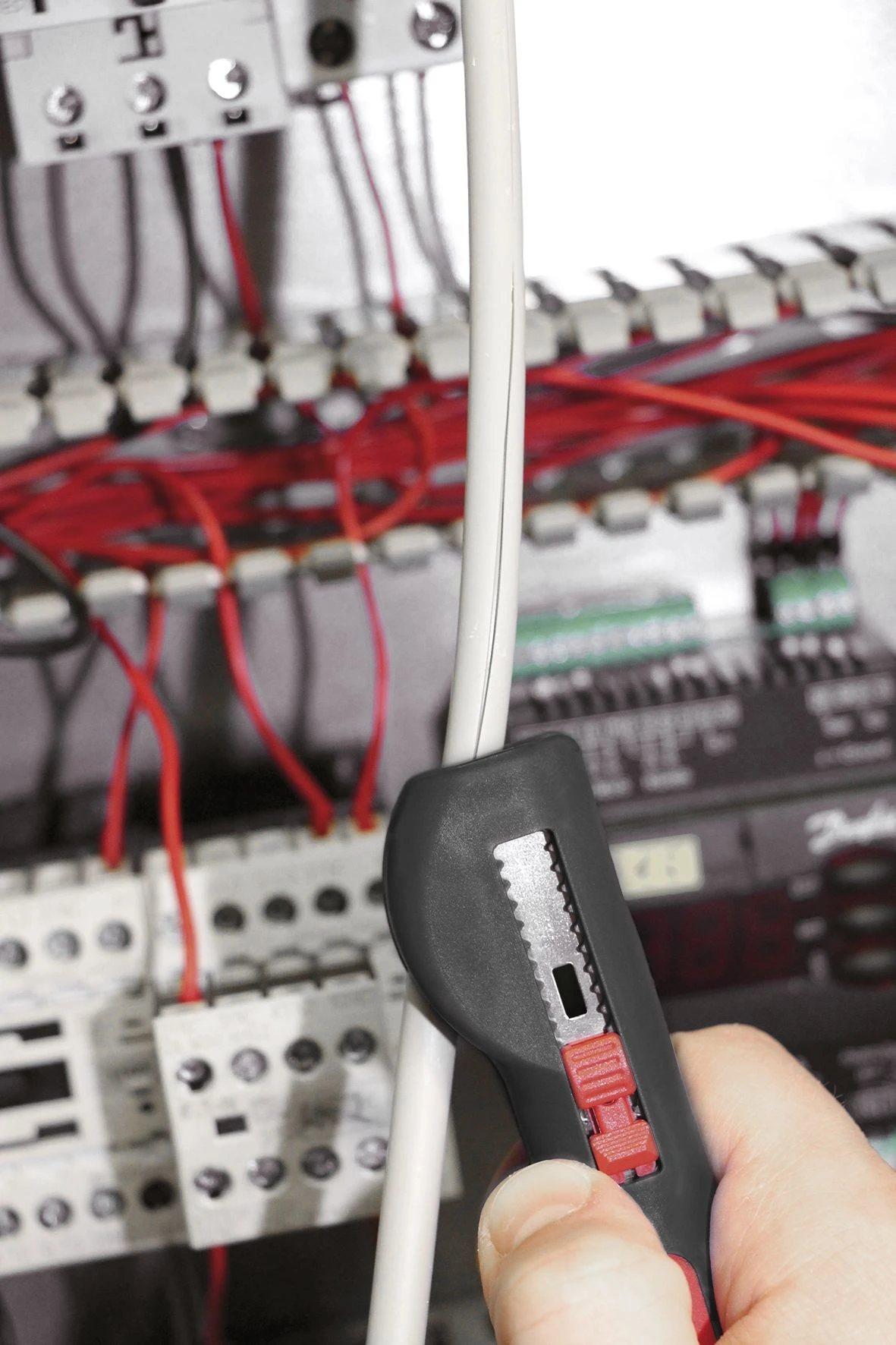 Wiha 44242 Professional Electric Cable Wire Stripper Multi Tool - Image 5