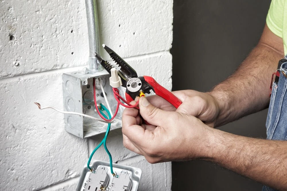 Milwaukee 4932478554 7 In 1 Wire Stripping Pliers - Image 5