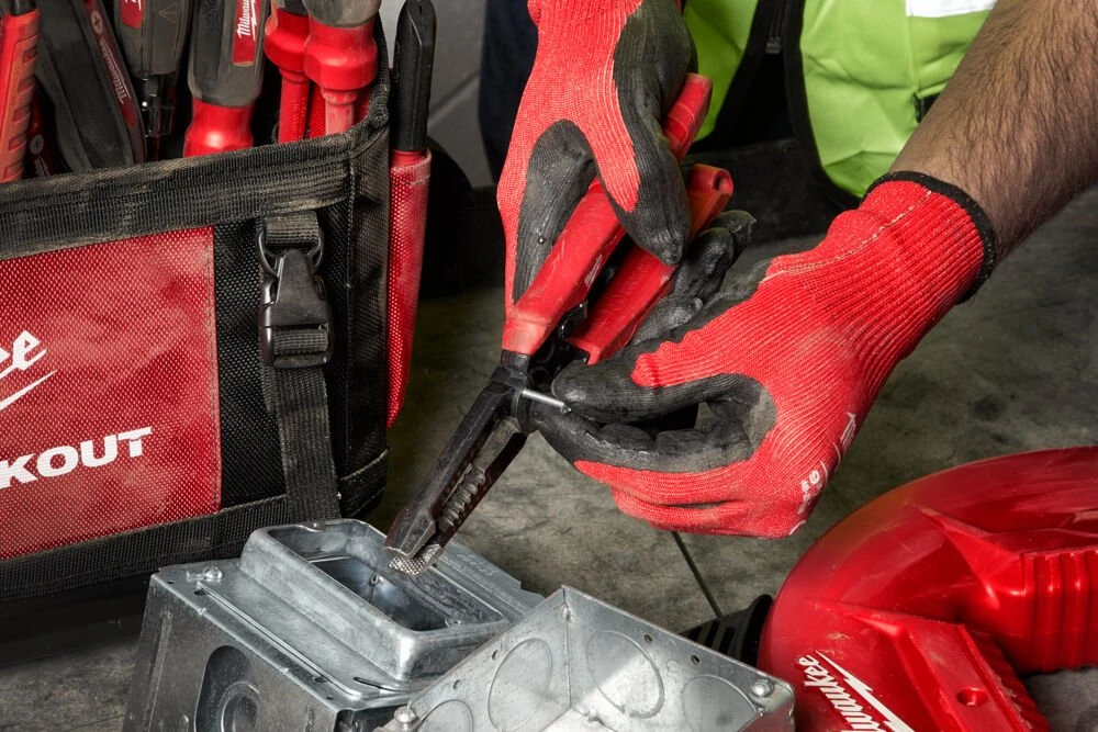 Milwaukee 4932478554 7 In 1 Wire Stripping Pliers - Image 3